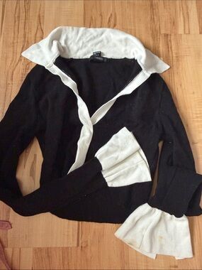 Black and White Contrast Collar Sweater